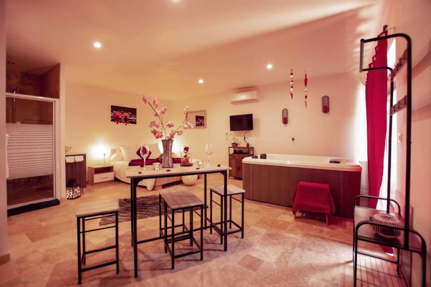 Gites Spa De Charme L Etoile Spa Beynac-et-Cazenac Bagian luar foto